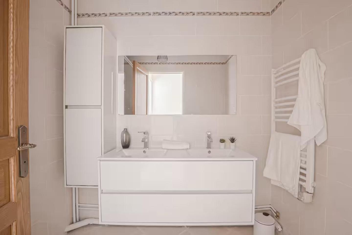 Apartment Coeur De - Au Pied Du Metro - 3 *